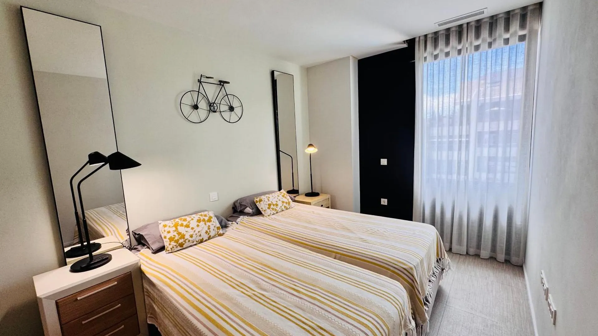 Modern Holiday Apartments Марбелья